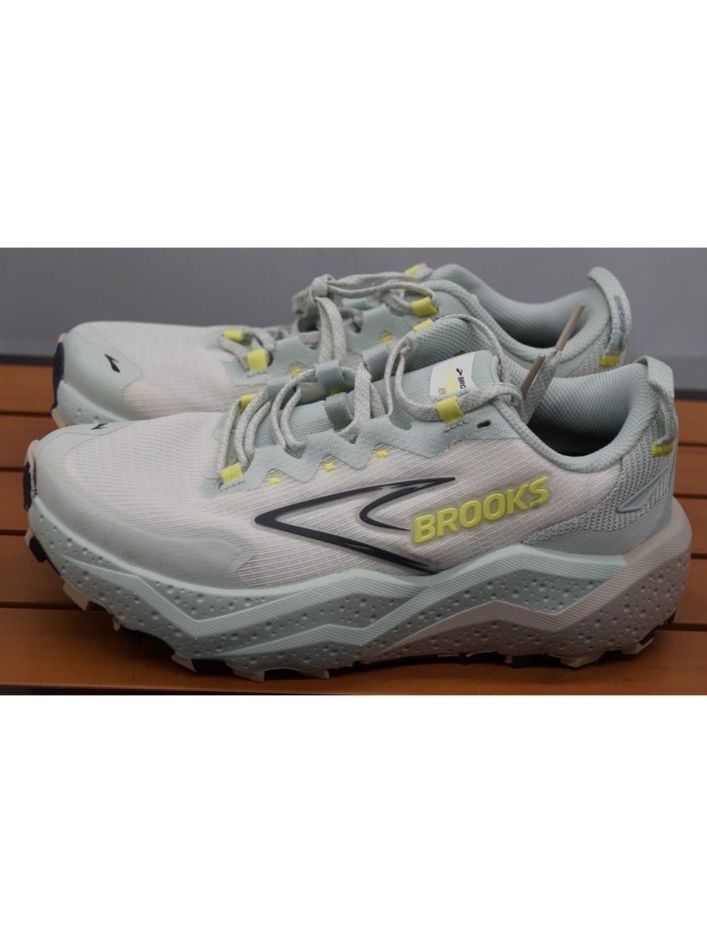 NEW! Brooks Caldera 8 Women's Size 7 B (Medium) Running Shoes Misty Blue